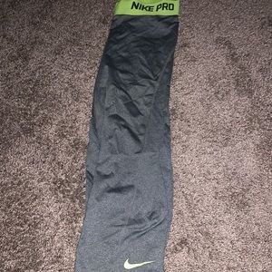 Women’s Nike pro leggings